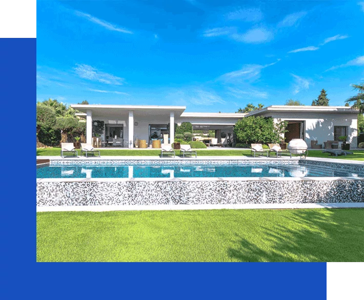 Villa moderne avec piscine et jardin luxuriant