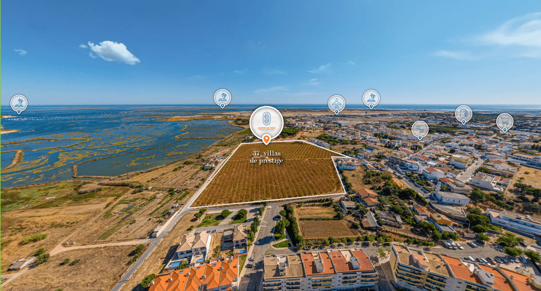 Vue aérienne d'une zone résidentielle côtière à Faro