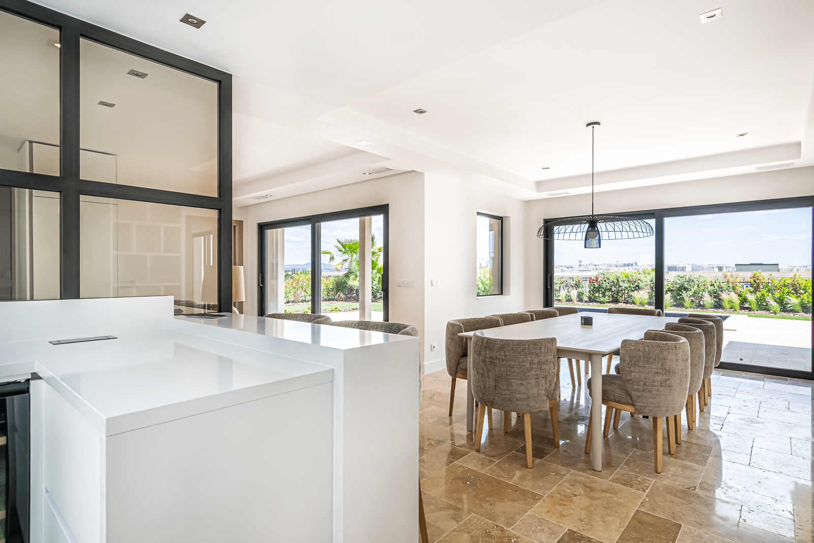 BDS-9_03 Modern kitchen and dining area with garden view